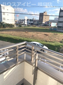 【前面道路含む現地写真】 | 岐阜市薮田中　国道21号線すぐそば！名古屋方面・大垣方面アクセス良好♪間取り4ＬＤＫ！お車スペース並列2台可能！南道路につき日当り良好です♪