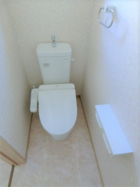 昭島市松原町２丁目のアパートのトイレ