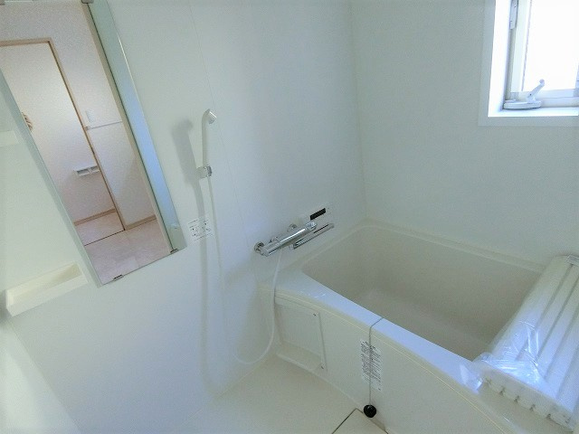 昭島市松原町２丁目のアパートの浴室