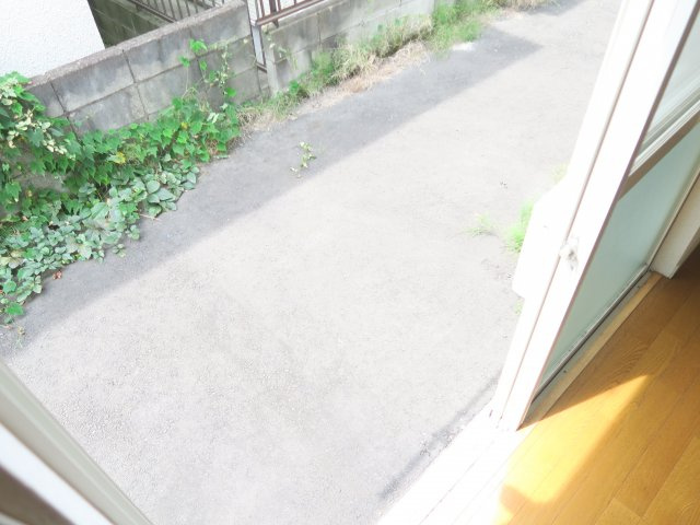 伊藤ハイツの庭
