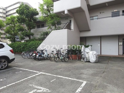 【駐車場】 | 吉田マンション | 駐車場及び自転車置き場