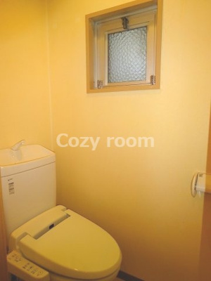 【トイレ】 | 光陽マンション | トイレに小窓があります。