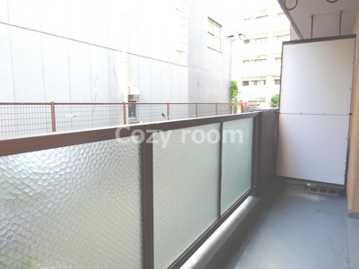 【バルコニー】 | 光陽マンション | 暖かな日差しのふりそそぐ南向きバルコニー