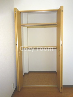 【収納】 | 光陽マンション | 洋室は、5.5帖のクローゼット収納です。