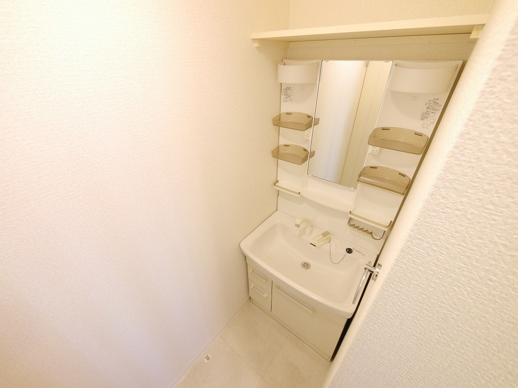 ナイスビューNAGATAの洗面所|広い洗面スペース