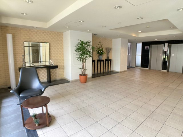 CASSIA高井田NorthCourtのエントランス
