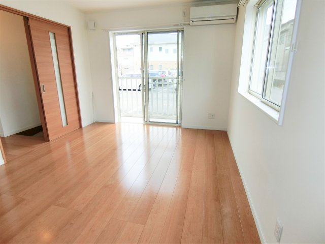 パークハイツE棟の居間・リビング