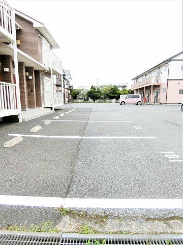 パークハイツE棟の駐車場