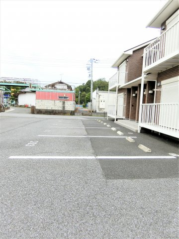 パークハイツE棟の駐車場