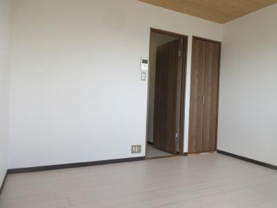 GARNET RESIDENCE MIYAの子供部屋|洋室
