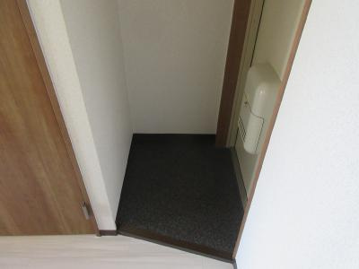 GARNET RESIDENCE MIYAの玄関