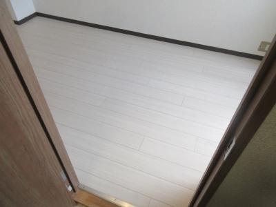 GARNET RESIDENCE MIYAの内装|廊下から～