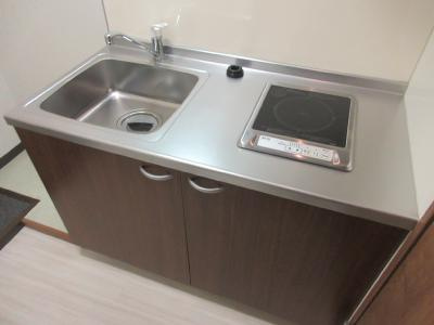 GARNET RESIDENCE MIYAのキッチン|ＩＨ1口キッチン