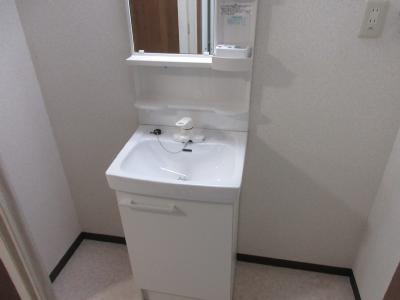 GARNET RESIDENCE MIYAの洗面所|洗面脱衣所