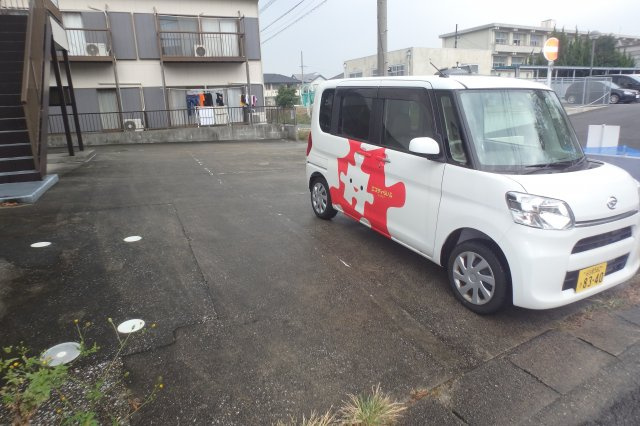 サン花園　の駐車場
