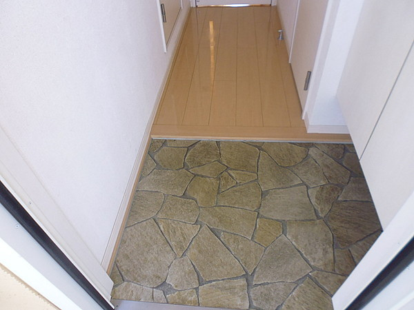 熊本市東区健軍本町のアパートの玄関