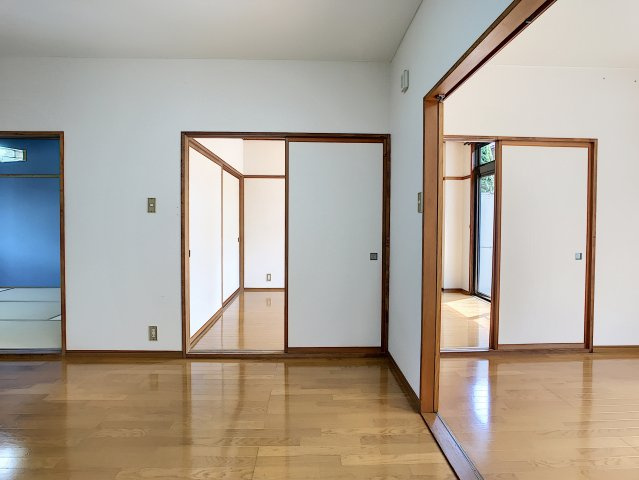 [Wi-Fi] 光と風と 青と蒼の洋室|引き戸を開くととても広々