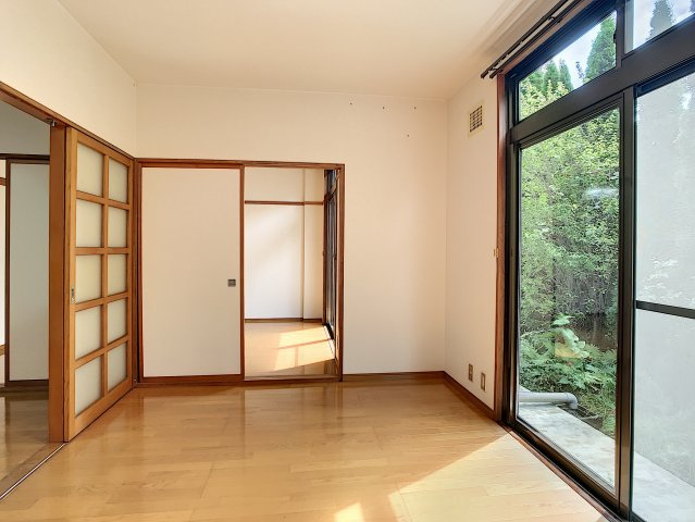 [Wi-Fi] 光と風と 青と蒼の洋室|陽当たり良好