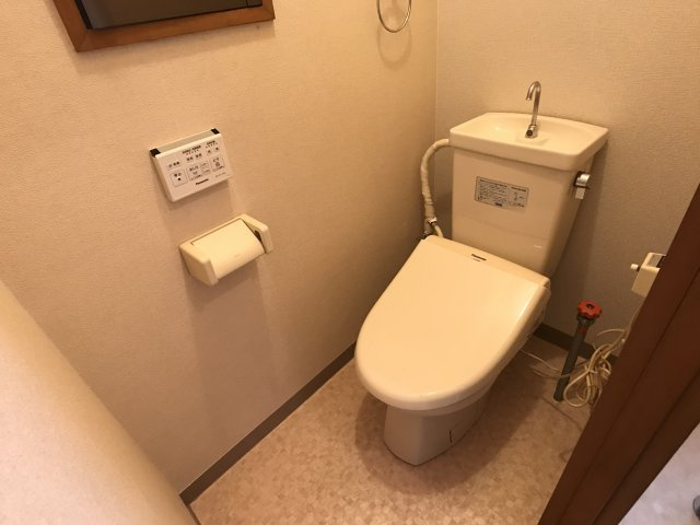 [Wi-Fi] 光と風と 青と蒼のトイレ|ウォシュレット付