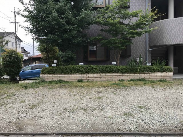 [Wi-Fi] 光と風と 青と蒼の駐車場|来客用の駐車場があります