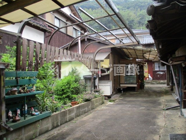 肥前町鶴牧売家の外観