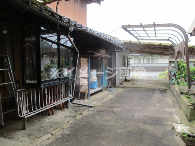 肥前町鶴牧売家の外観