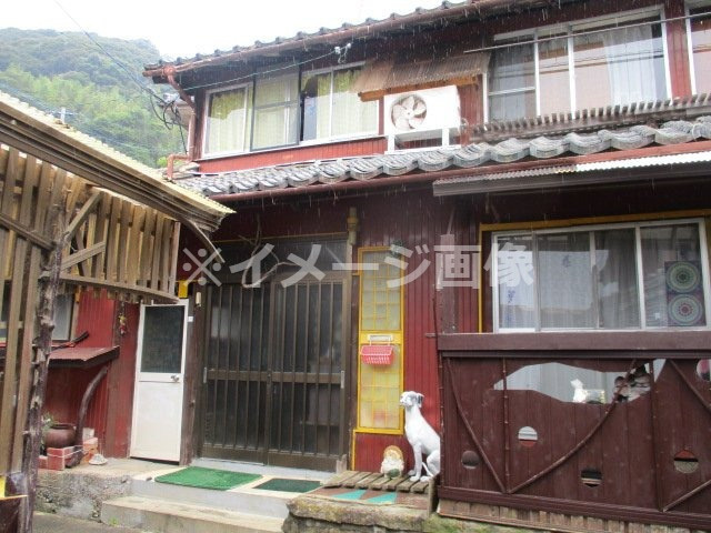 肥前町鶴牧売家の外観