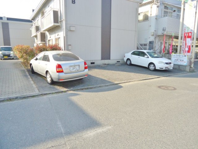 【駐車場】 | ファミール泉　B