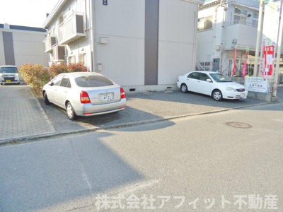 【駐車場】 | ファミール泉　B