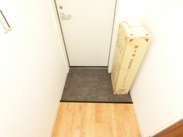 プレミアムスイート狭山駅前の玄関