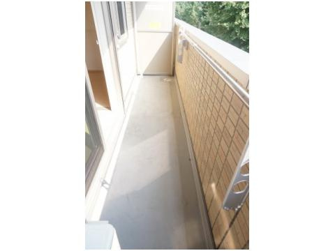 熊本市東区月出２丁目のアパートのバルコニー