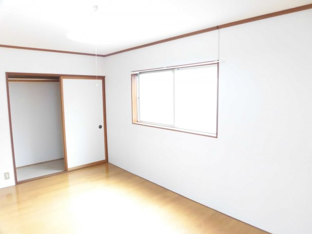 ミネルバ八日町の洋室