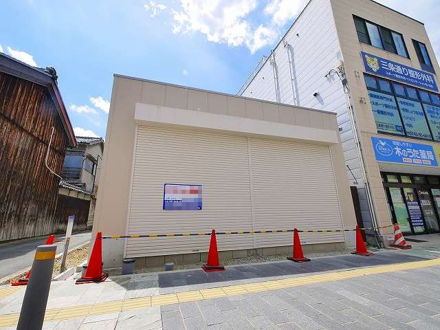 下三条町店舗の外観|キレイな外観です。