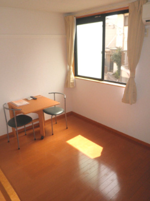 【内装】 | プレミール | １階はフローリング、２階はカーペットになります。