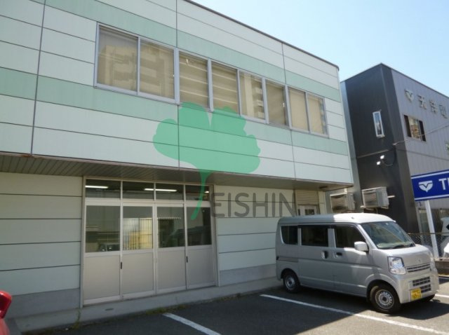 岡本プロス（閑静な通りの立地です）