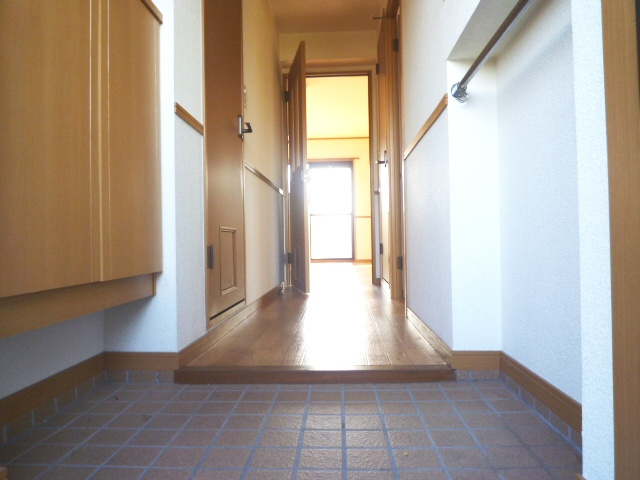 Dearcortkawanami（ディアコートカワナミ）【キャッシュバック対象物件】の玄関|シンプルで使いやすい玄関です