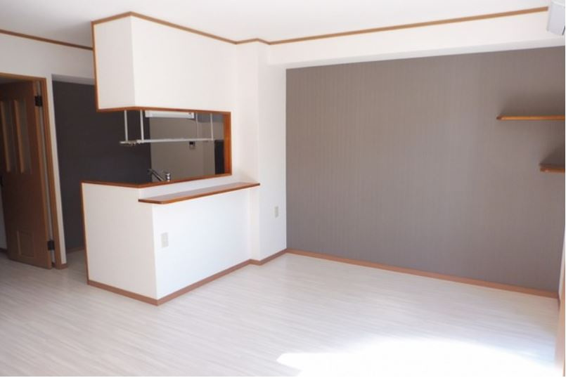 Dearcortkawanami（ディアコートカワナミ）【キャッシュバック対象物件】の居間・リビング|使いやすいリビングです