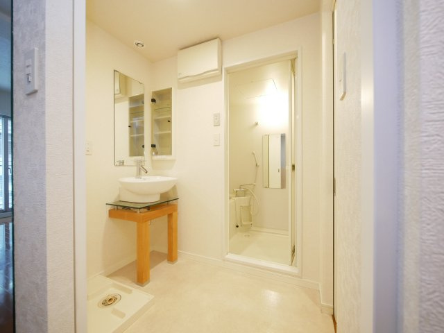 サヴォイマキシマイズ博多ステーション　9階の洗面所|別号室のものです。現状優先になります。