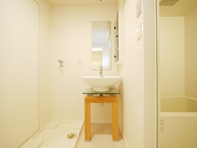 サヴォイマキシマイズ博多ステーション　9階の独立洗面台|別号室のものです。現状優先になります。