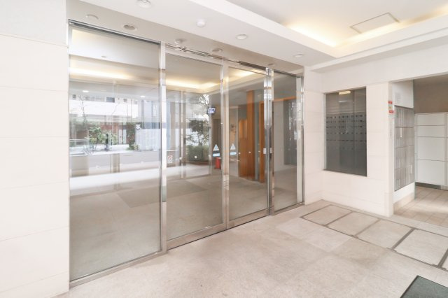 サヴォイマキシマイズ博多ステーション　9階のエントランス