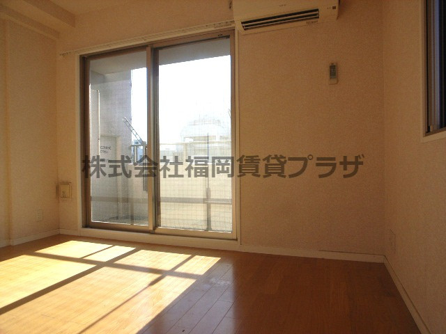 サヴォイマキシマイズ博多ステーション　9階の居間・リビング|別号室のものです。現状優先になります。