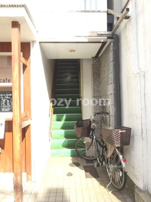 【エントランス】 | 吉岡ビル | エントランスです