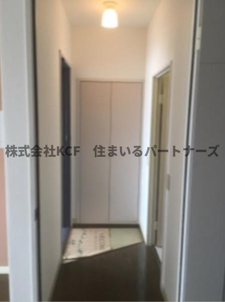 フラワーガーデン津福B棟のエントランス|建物の内部です