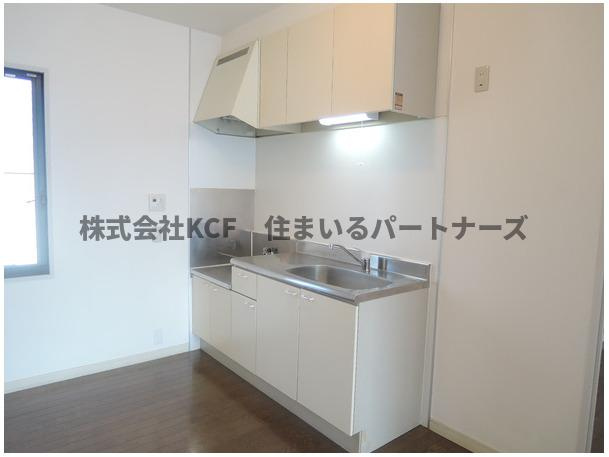 フラワーガーデン津福B棟のキッチン|コンパクトなキッチンで掃除もラクラク