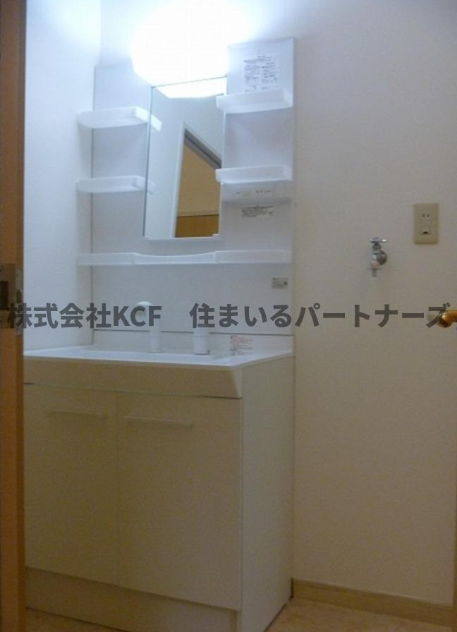 フラワーガーデン津福B棟の独立洗面台|使いやすい独立洗面台です