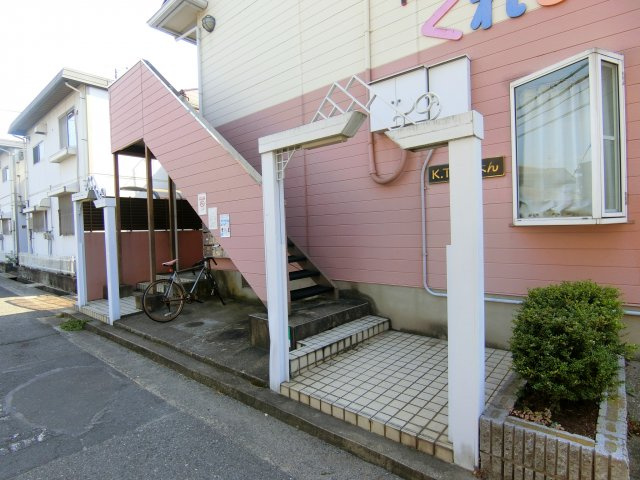 ＫＴクレヨンのエントランス