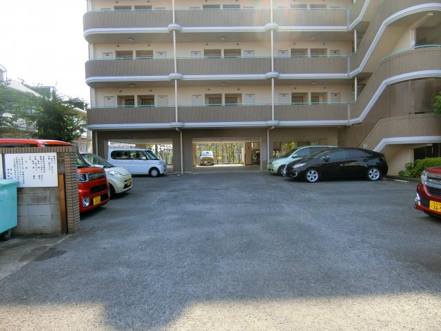 ＫＴクレヨンの駐車場
