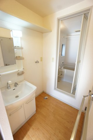 【洗面所】 | クレセントD