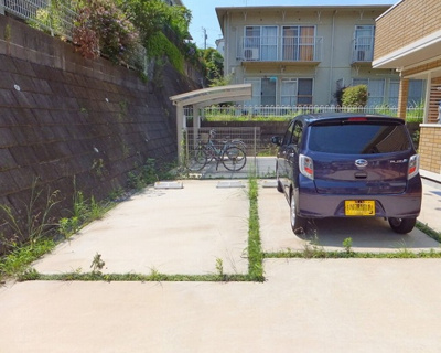 【駐車場】 | アガイティーラ | いつでも目の届く敷地内に駐車場があります♪荷物がかさばりがちなお買物にも、敷地内駐車場があると便利ですよね☆