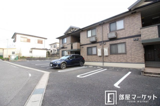 【駐車場】